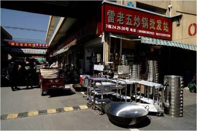 襄阳这个地方太火爆了!厨房酒店用品应有尽有,现在知道还不晚…